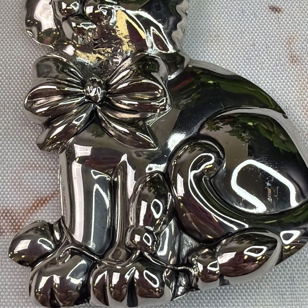 Gorham Silverplate Cat Ornaments, Set of 3, Yarn Fish Wreath Christmas Decor - Picture 10 of 16